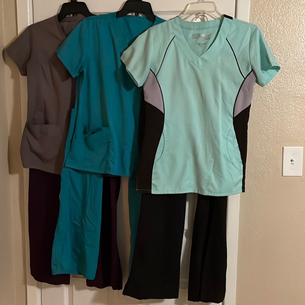 Scrubs 2 sets of greys anatomy and 1 set of Cherokee (teal)